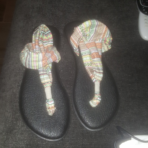 Sanuk Shoes - Sanuk sandals size 9